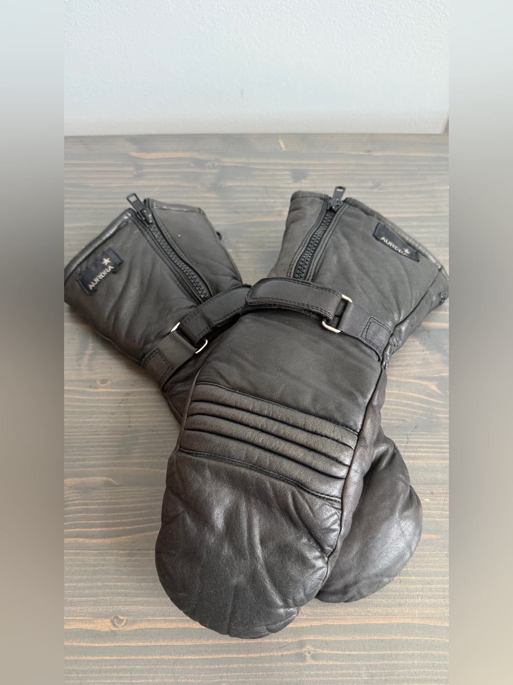 Vintage black leather snowmobile gloves by Aurora